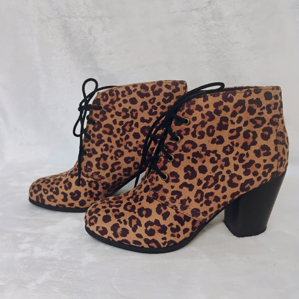 Y-Not Shoes Womens Size 6.5M Animal Print Block Heel‎ Ankle Boots Tie NEW Brown